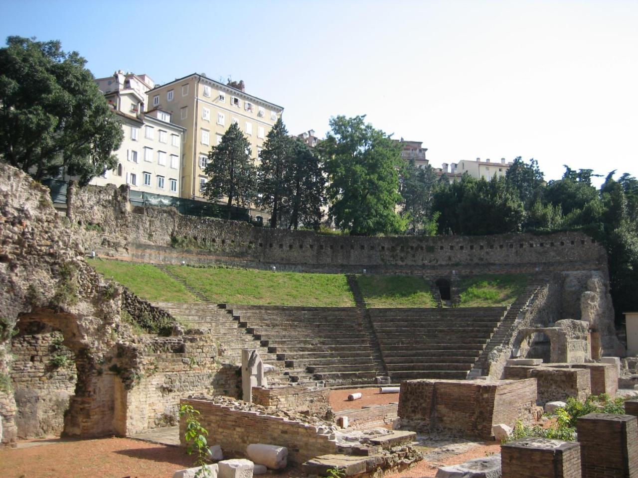 Residence Teatro Romano トリエステ エクステリア 写真